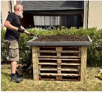 bug hotel empty